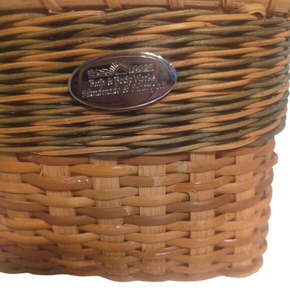Bath & Body Works Handmade & Heartfelt Wicker Basket Green Brown - Picture 2 of 7